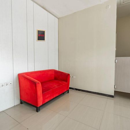 OYO 1091 Ace Business Hotel Galaxy Syariah Surabaya Bagian luar foto
