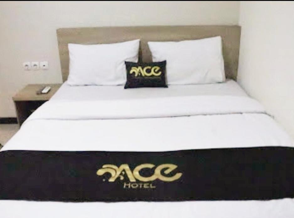 OYO 1091 Ace Business Hotel Galaxy Syariah Surabaya Bagian luar foto